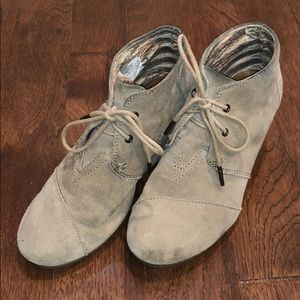 TOMS Desert Wedge Cheetah Suede 10003056 Womens